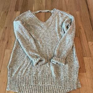 Adorable hi low tunic sweater!